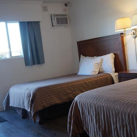 لانغلي Westward Inn & Suites المظهر الخارجي الصورة