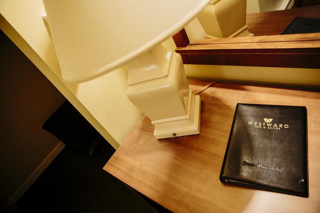 لانغلي Westward Inn & Suites المظهر الخارجي الصورة