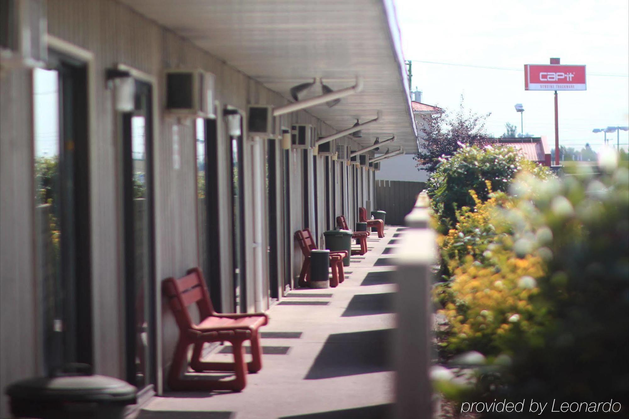 لانغلي Westward Inn & Suites المظهر الخارجي الصورة