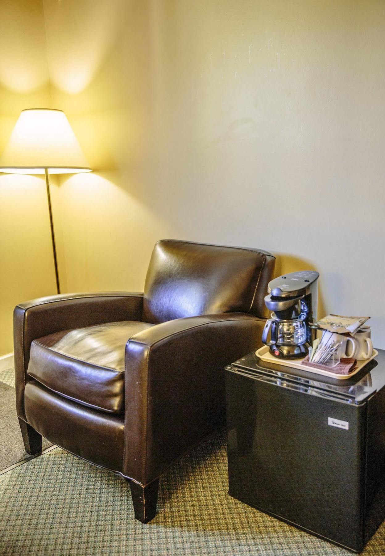 لانغلي Westward Inn & Suites المظهر الخارجي الصورة